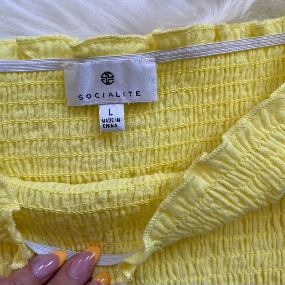 Socialite Top Short Puff Sleeve Smocked Yellow Size Large